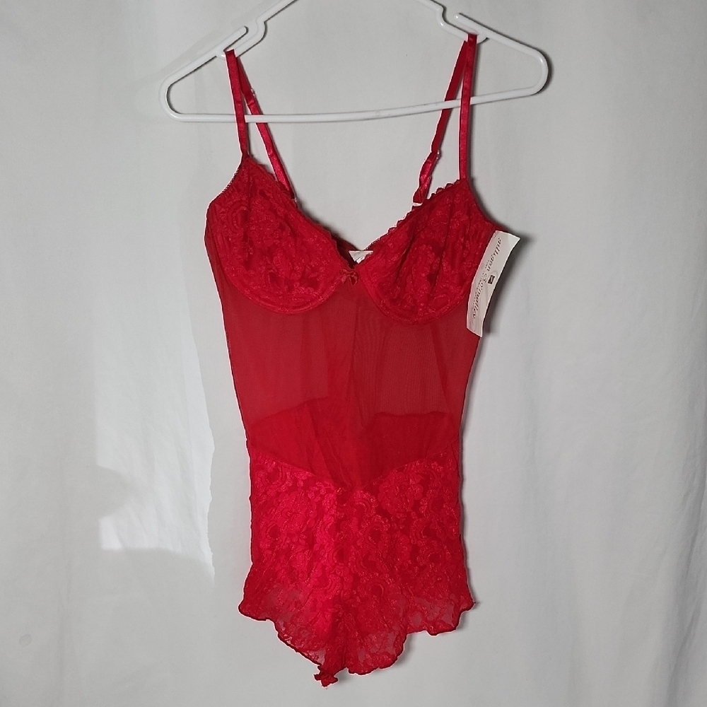 Chic Red Lace Chemise